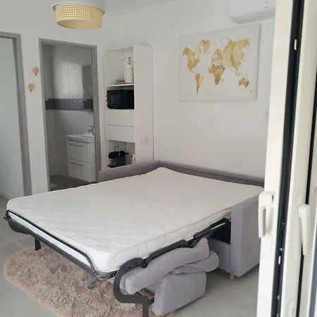 Проживание в семье Pres Du Golf *